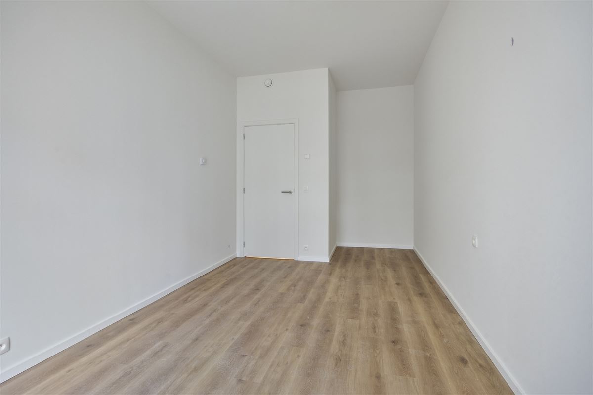 CENTRAAL GELEGEN APP. MET 2 SLKS + TERRAS