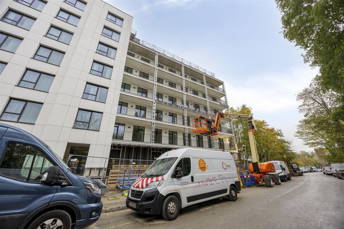 CENTRAAL GELEGEN APP. MET 2 SLKS + TERRAS