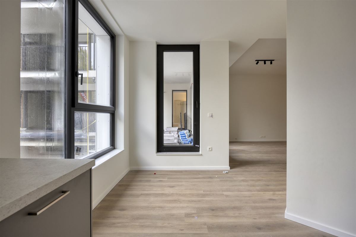 APP. MET 3 SLKS, 2 BADKS + 2 TERRASSEN