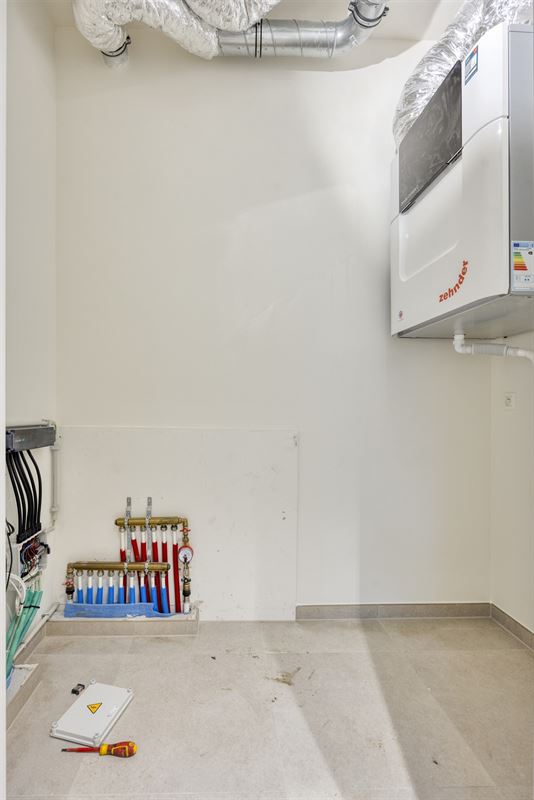 APP. MET 3 SLKS, 2 BADKS + 2 TERRASSEN