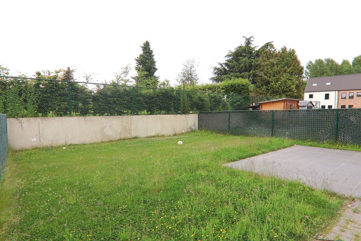 LANDELIJKE HUURWONING MET 3 SLKS, CARPORT + TUIN