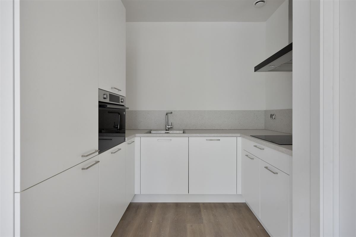 CENTRAAL GELEGEN APP. MET 2 SLKS + TERRAS