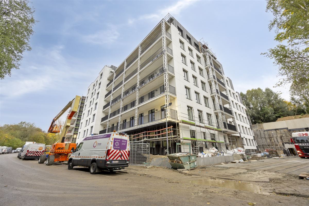 APP. MET 3 SLKS, 2 BADKS + 2 TERRASSEN