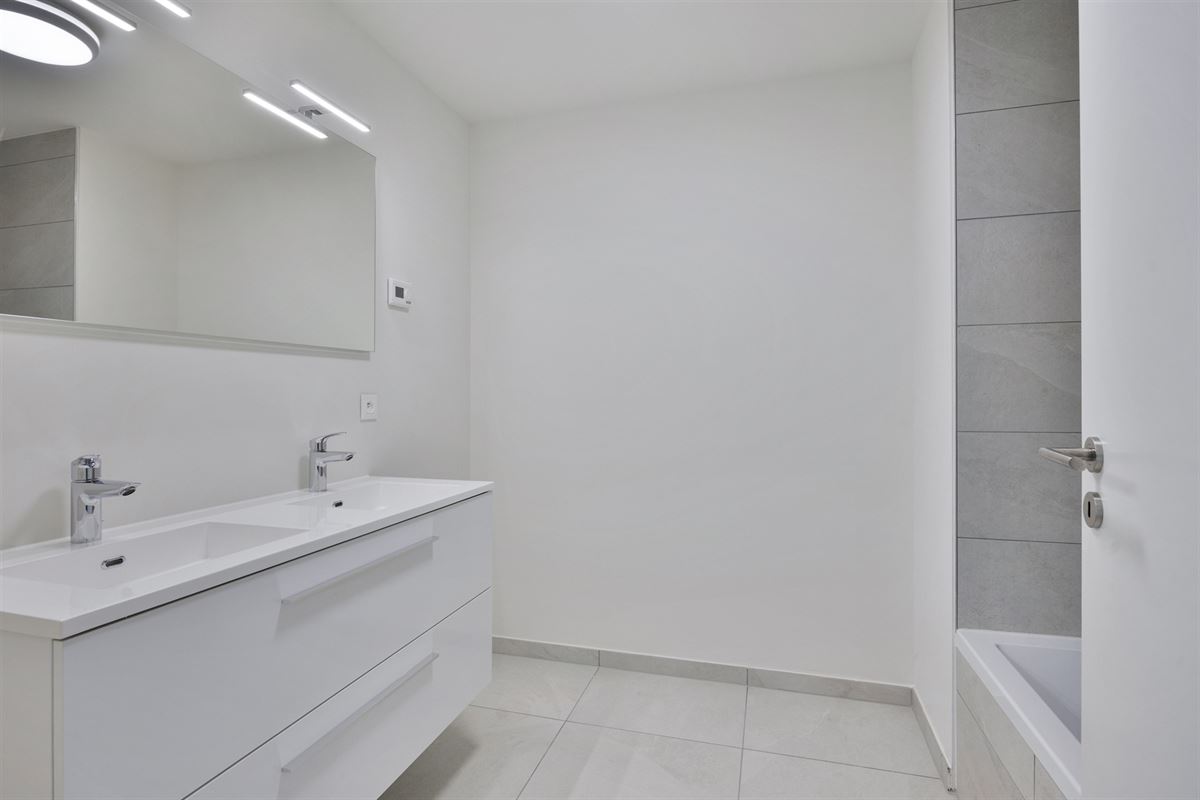 NIEUWBOUWAPP. MET 3 SLKS, 2BADKS EN TERRAS VAN 26M²