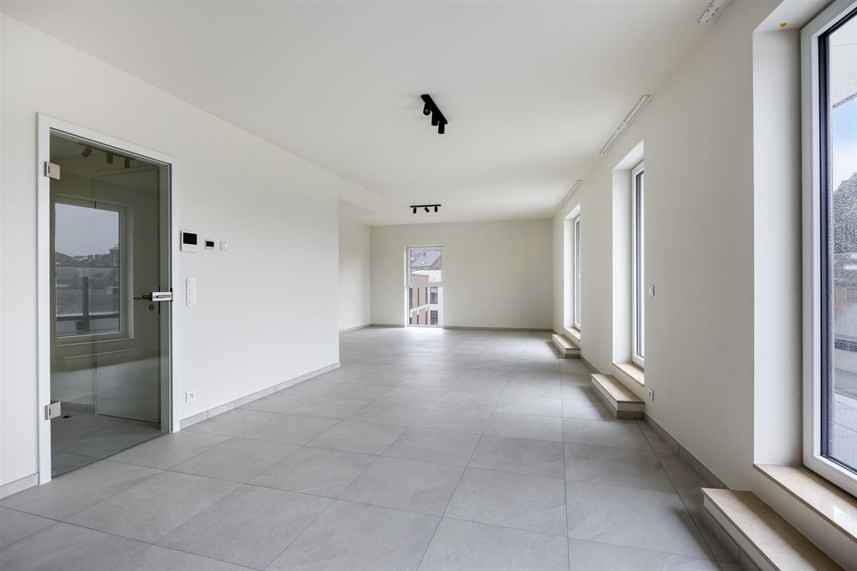 NIEUWBOUWAPP. MET 3 SLKS, 2BADKS EN TERRAS VAN 26M²