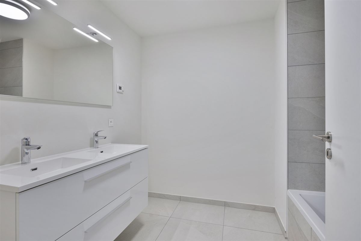 NIEUWBOUWAPP. MET 3 SLKS & 2 GROTE TERRASSEN