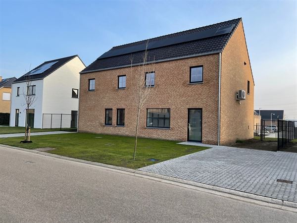 LANDELIJKE HOB MET 3 SLKS & TUIN