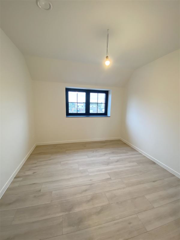 LANDELIJKE HOB MET 3 SLKS & TUIN