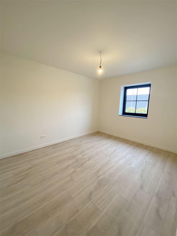 LANDELIJKE HOB MET 3 SLKS & TUIN