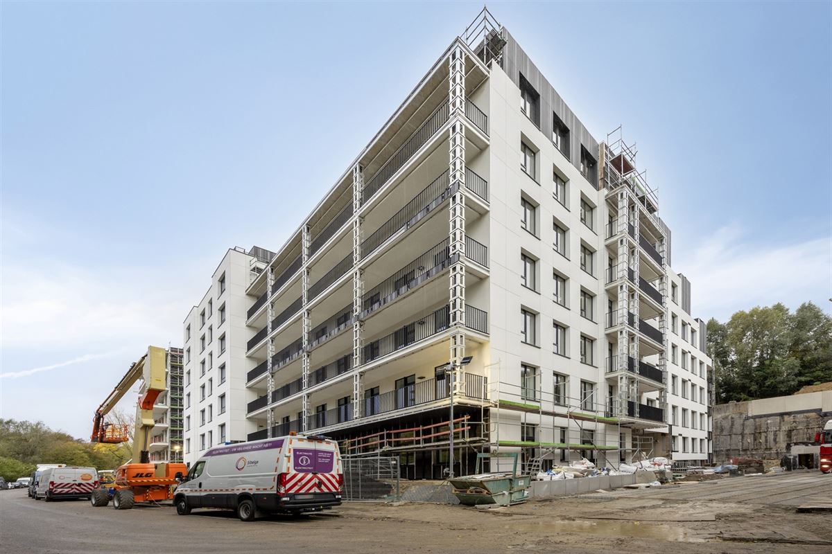 CENTRAAL GELEGEN APP. MET 2 SLKS + TERRAS