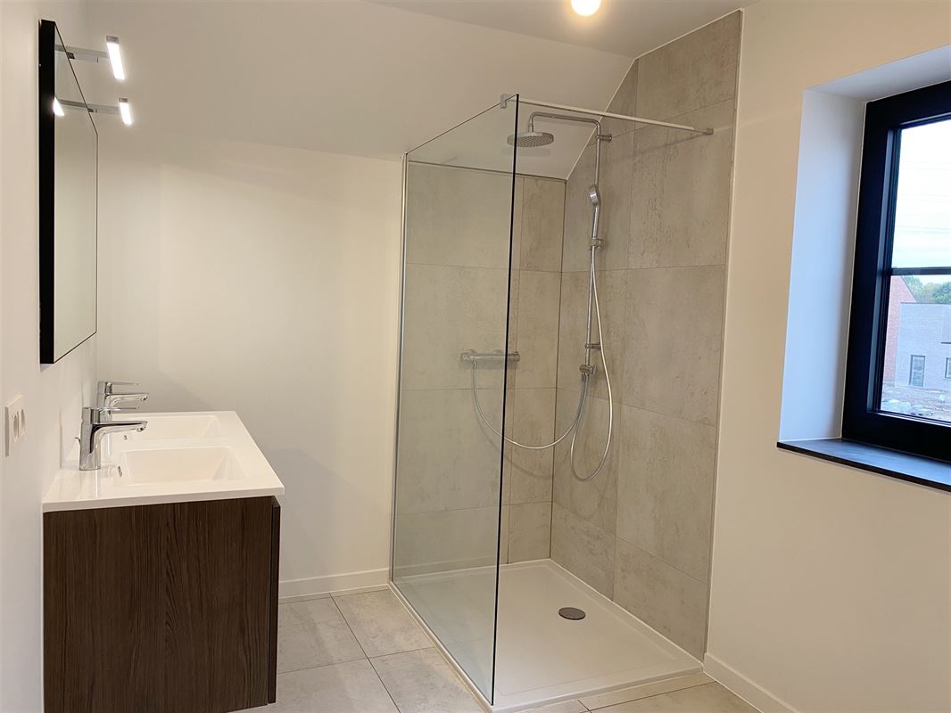 LANDELIJKE HOB MET 3 SLKS & TUIN