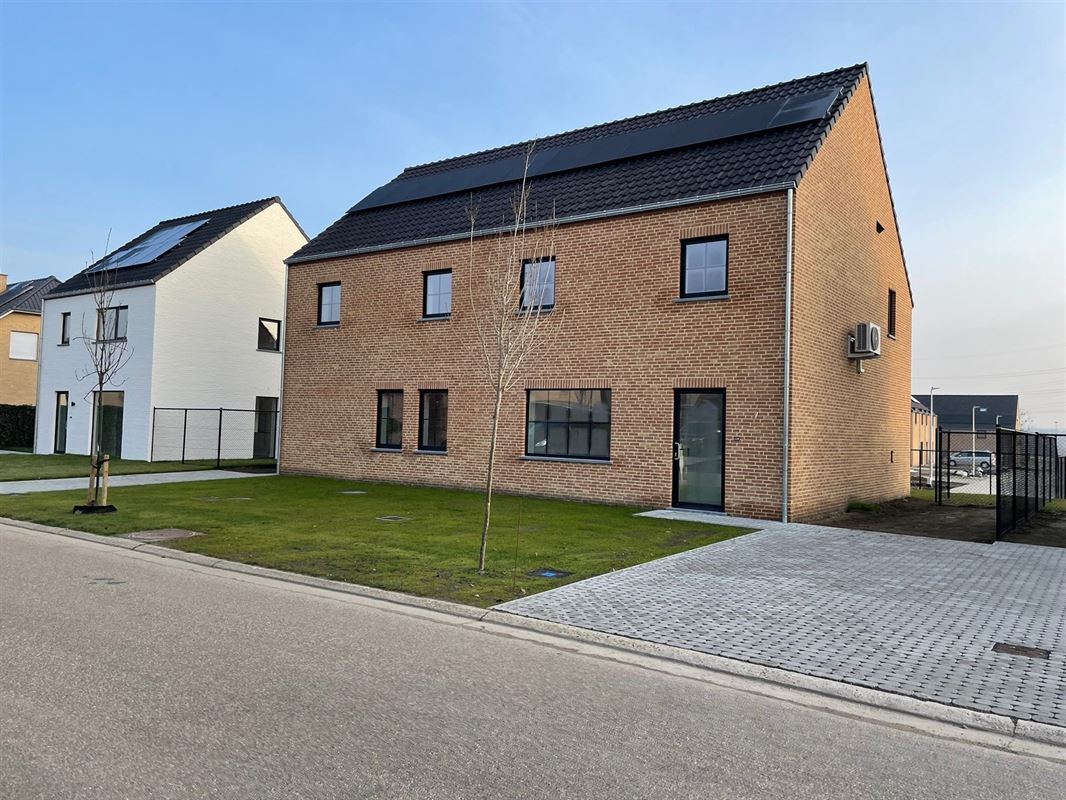 LANDELIJKE HOB MET 3 SLKS & TUIN