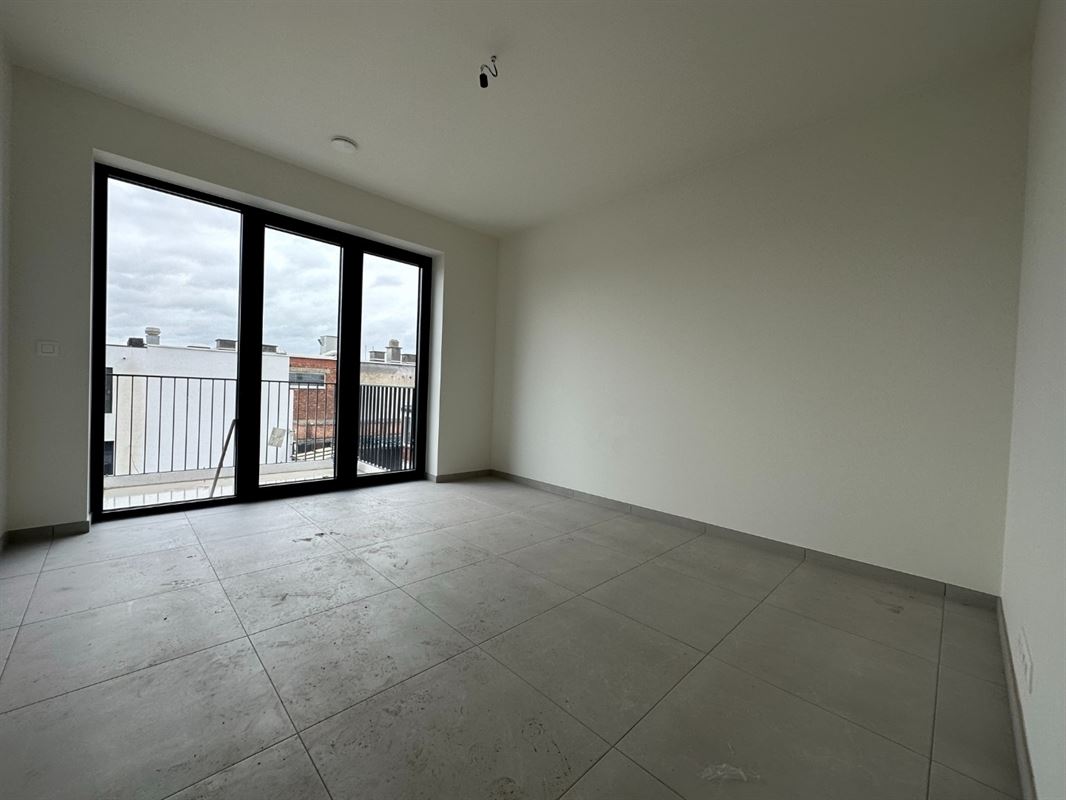 RECENT BEN APP. MET 1 SLK, TERRAS + PARKING