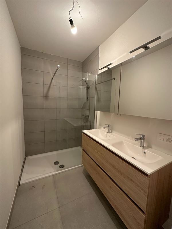 RECENT BEN APP. MET 1 SLK, TERRAS + PARKING