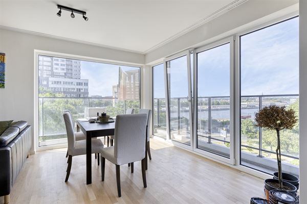 KNAP APP. MET 2 SLKS + BALKON