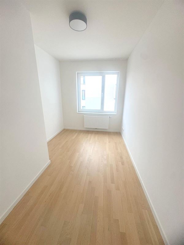 KNAP APP. MET 2 SLKS + BALKON