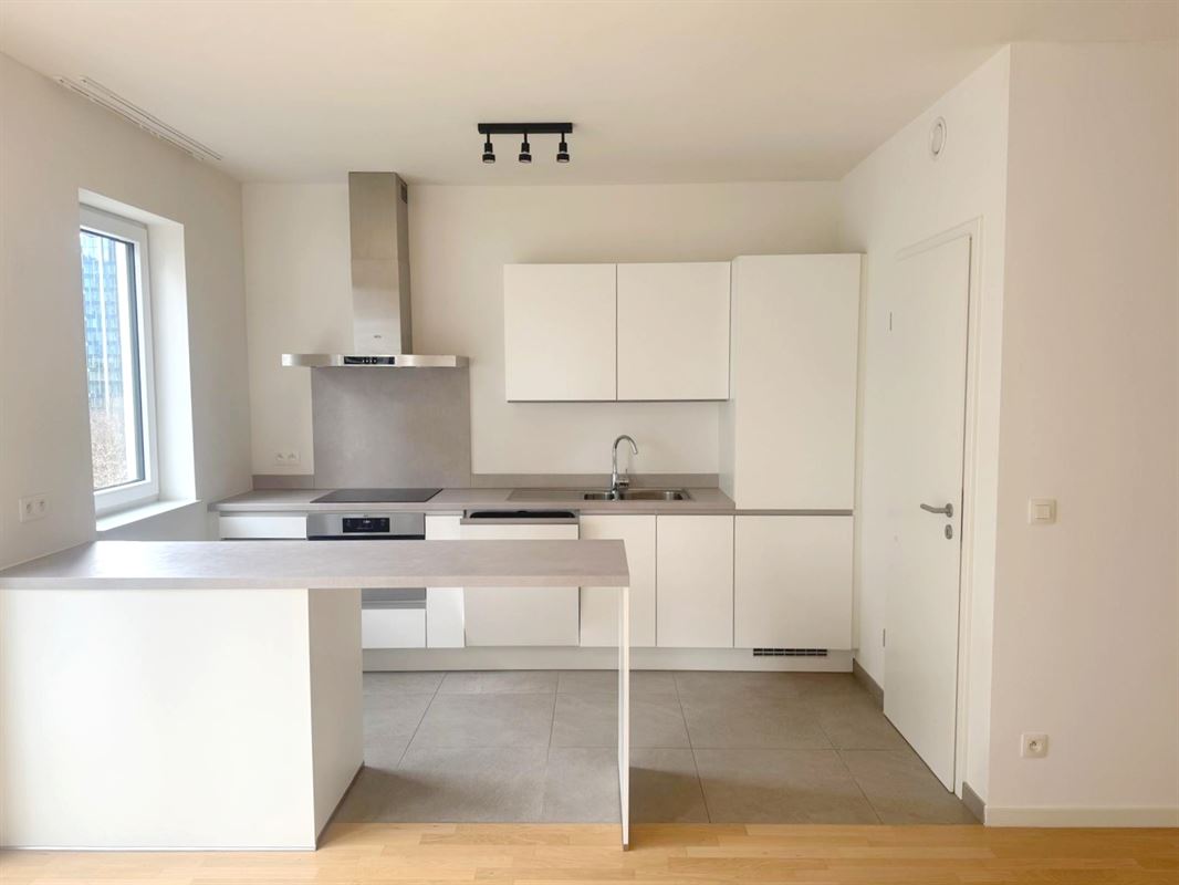 KNAP APP. MET 2 SLKS + BALKON