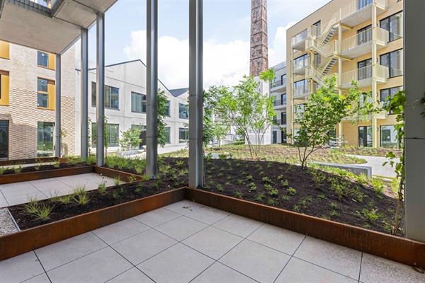 DUPLEX WITH 3 BEDROOMS, 2 BATHROOMS + TERRACE ON A PRIME LOCATION