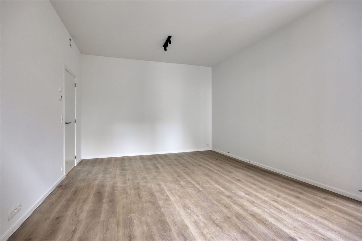 APP. MET 3 SLKS, 2 BADKS + TERRAS VAN RUIM 30M²