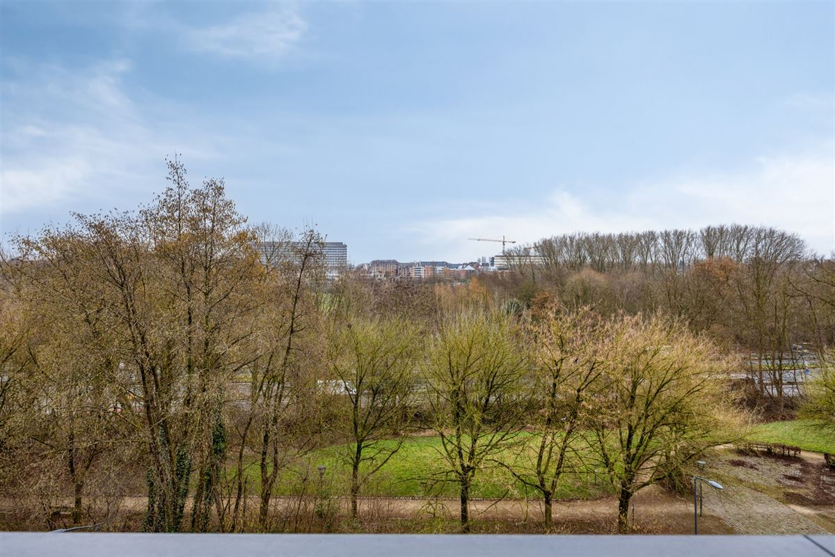 APP. MET 3 SLKS, 2 BADKS + TERRAS VAN RUIM 30M²