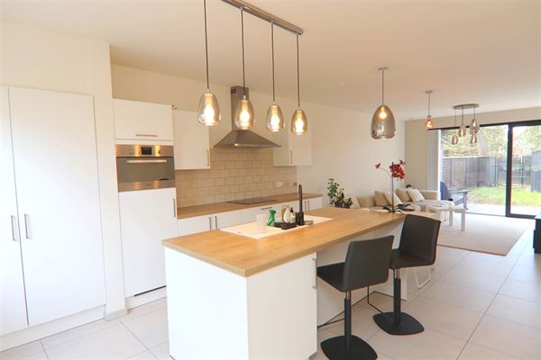 RUSTIG GELEGEN WONING MET 4 SLKS NABIJ HET STADSCENRUM