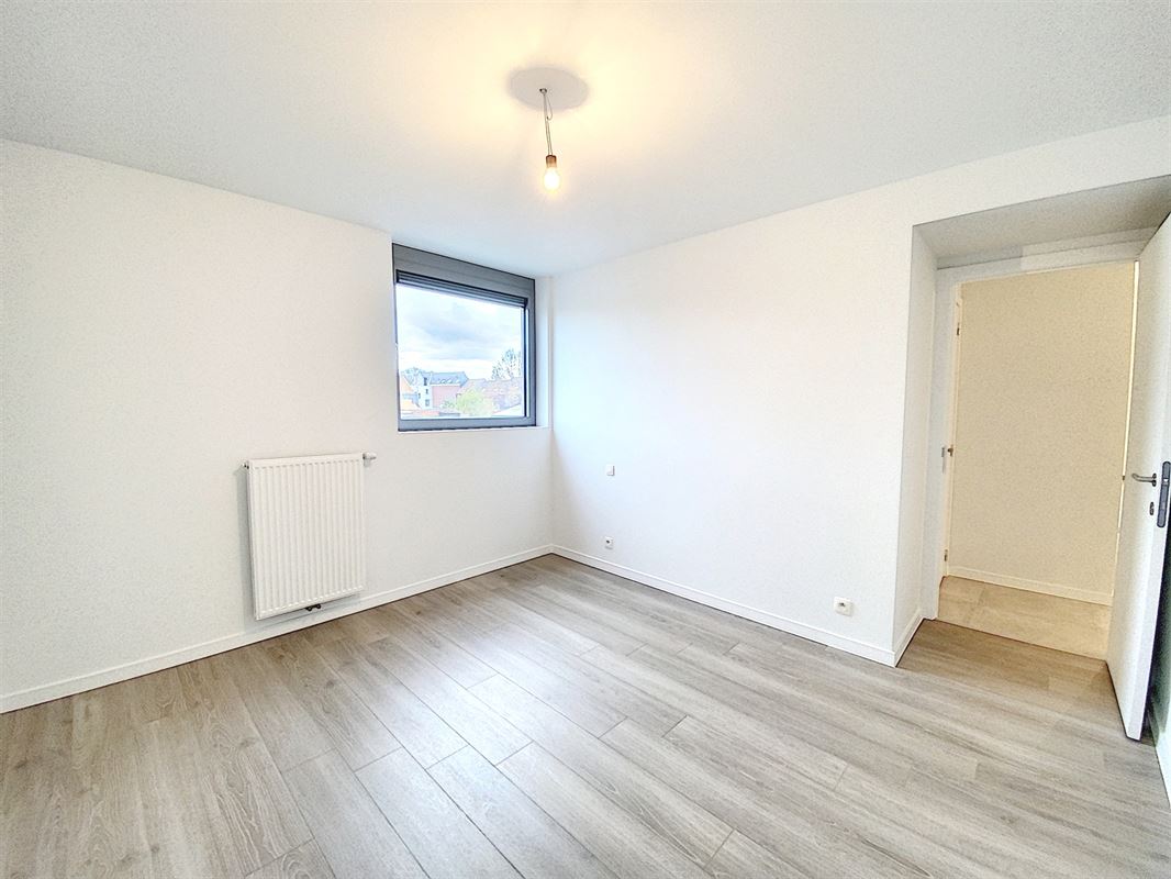 HEDENDAAGS APP MET 2 SLKS, TERRAS & AUTOSTAANPLAATS