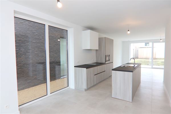 BEN WONING MET 3 SLKS + TUIN IN EEN GROENE OMGEVING