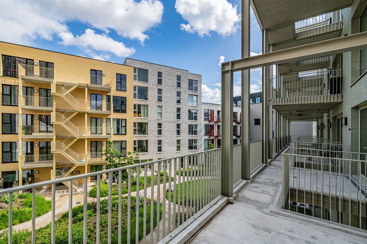 APP. WITH 2 BEDROOMS + TERRACE ON A CENTRAL LOCATION