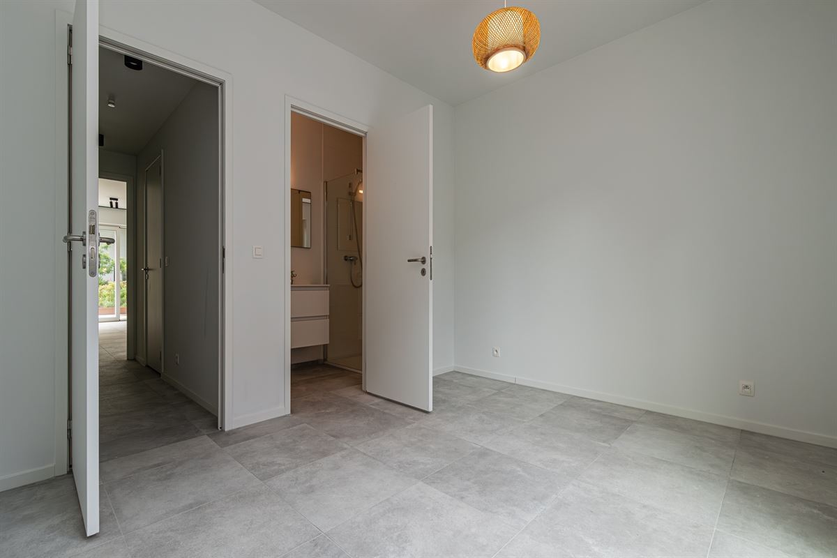 STUDIO COMFORTABLE AVEC TERRASSE