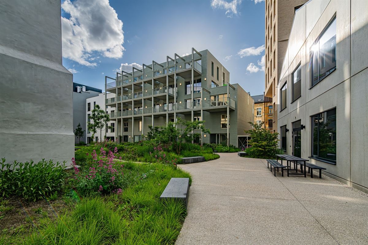 APP. WITH 2 BEDROOMS + TERRACE ON A CENTRAL LOCATION