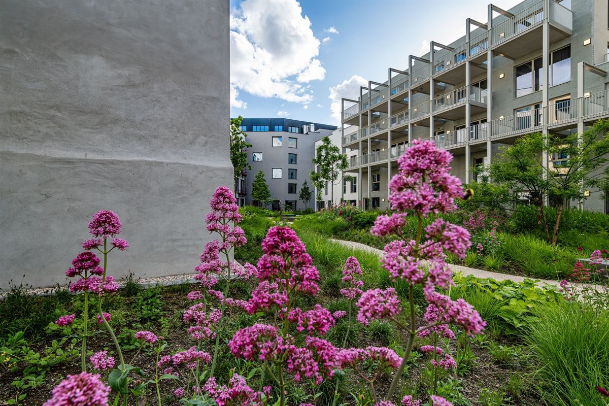 APP. WITH 2 BEDROOMS + TERRACE ON A CENTRAL LOCATION