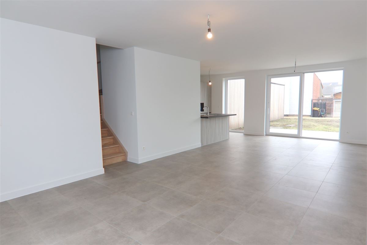 BEN WONING MET 3 SLKS + TUIN IN EEN GROENE OMGEVING