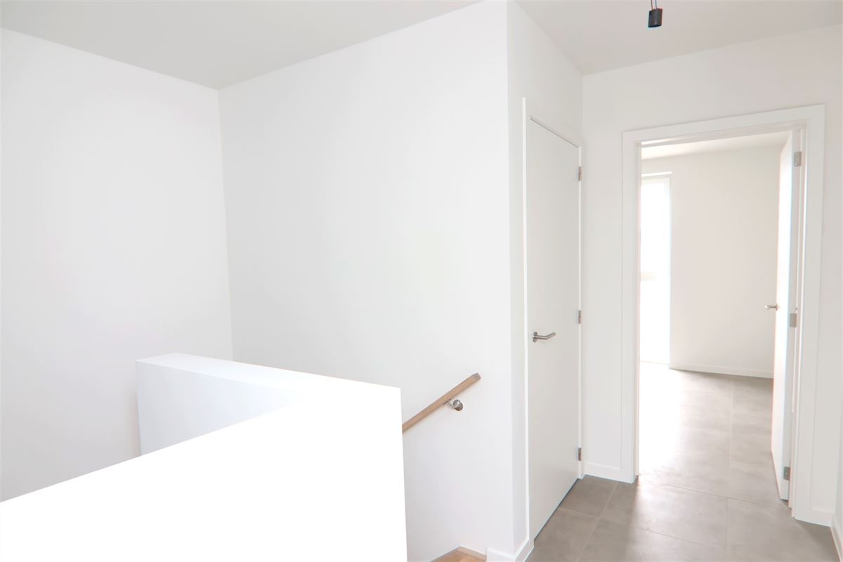 BEN WONING MET 3 SLKS + TUIN IN EEN GROENE OMGEVING