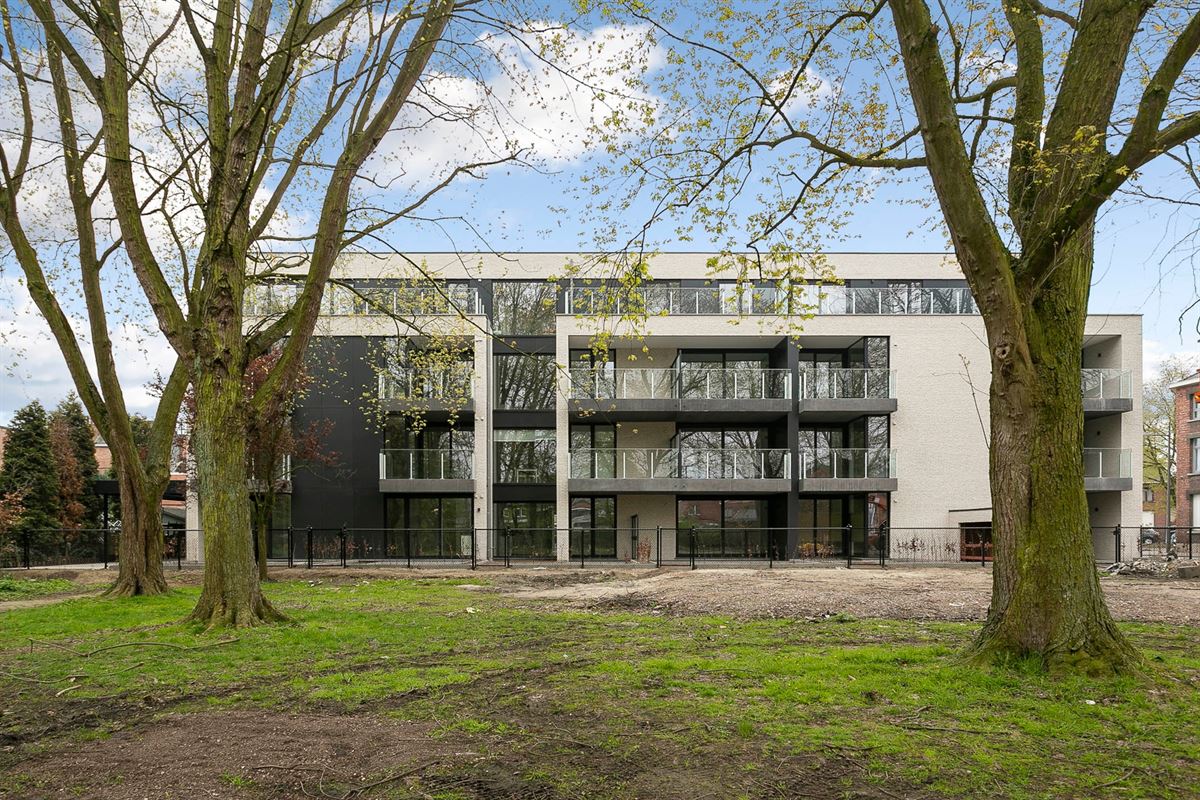 GELIJKVLOERS APPARTEMENT MET TERRAS + TUIN