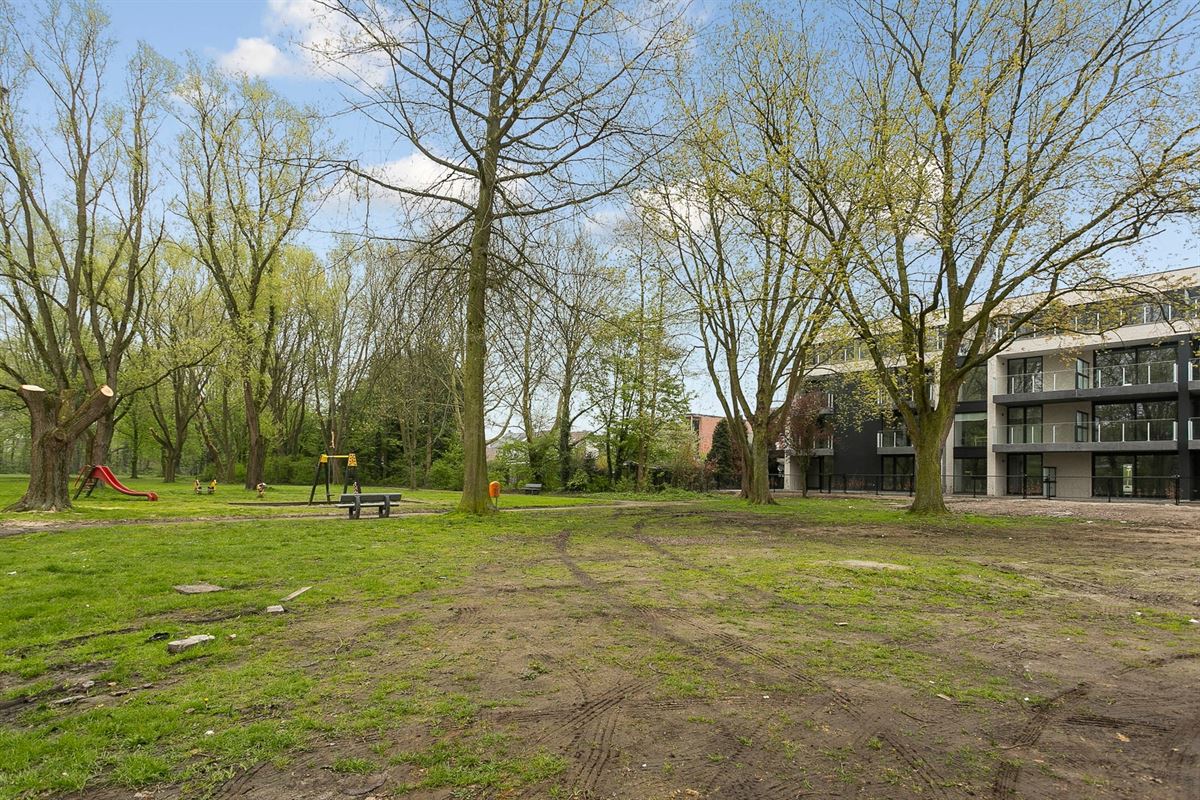 GELIJKVLOERS APPARTEMENT MET TERRAS + TUIN