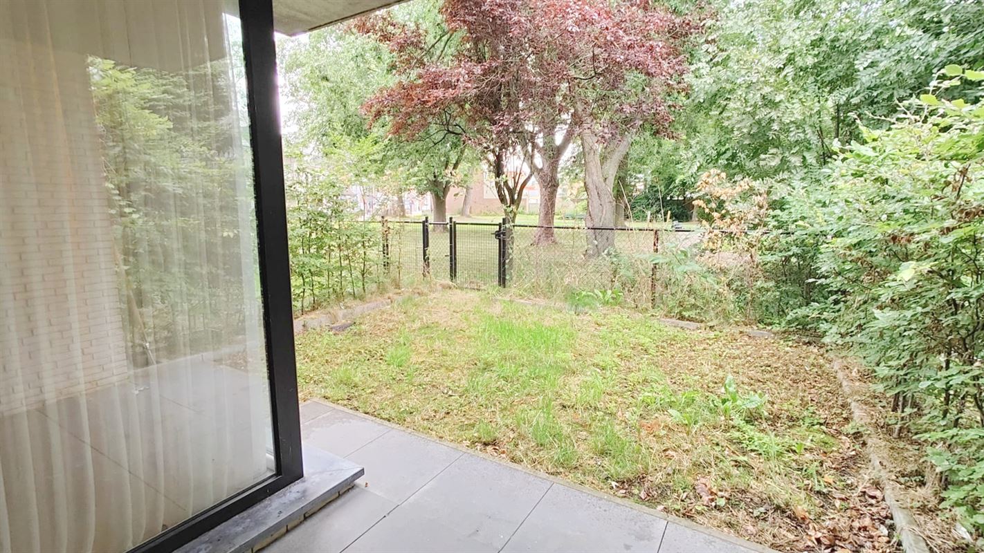GELIJKVLOERS APPARTEMENT MET TERRAS + TUIN
