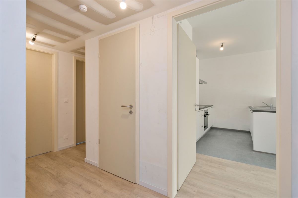 PRACHTIG APPARTEMENT MET 2 SLKS, TERRAS + PARKING