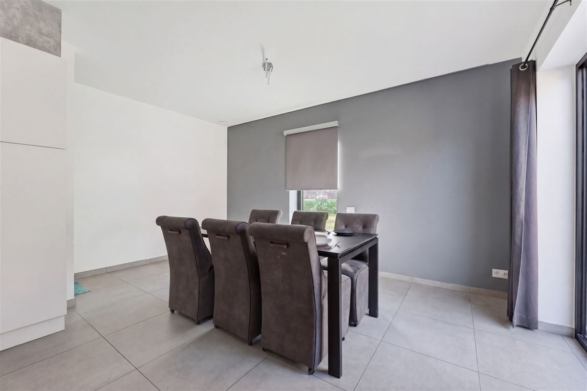 HUURWONING MET 3 SLPKS + PARKING NABIJ HET CENTRUM