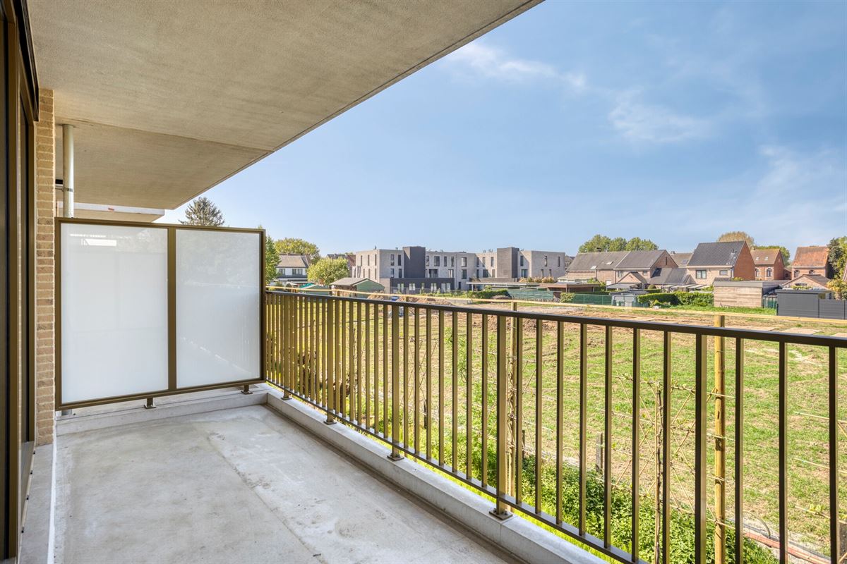 APPARTEMENT MET 2 SLKS, TERRAS & PARKING