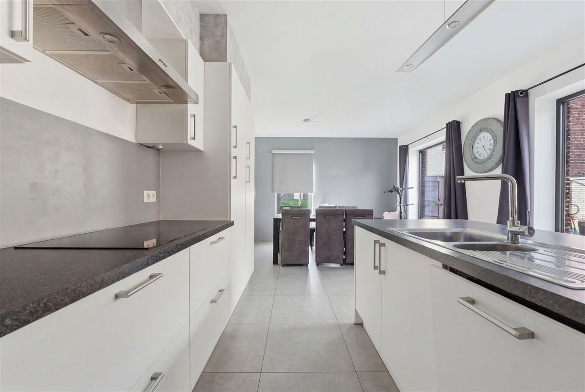 HUURWONING MET 3 SLPKS + PARKING NABIJ HET CENTRUM