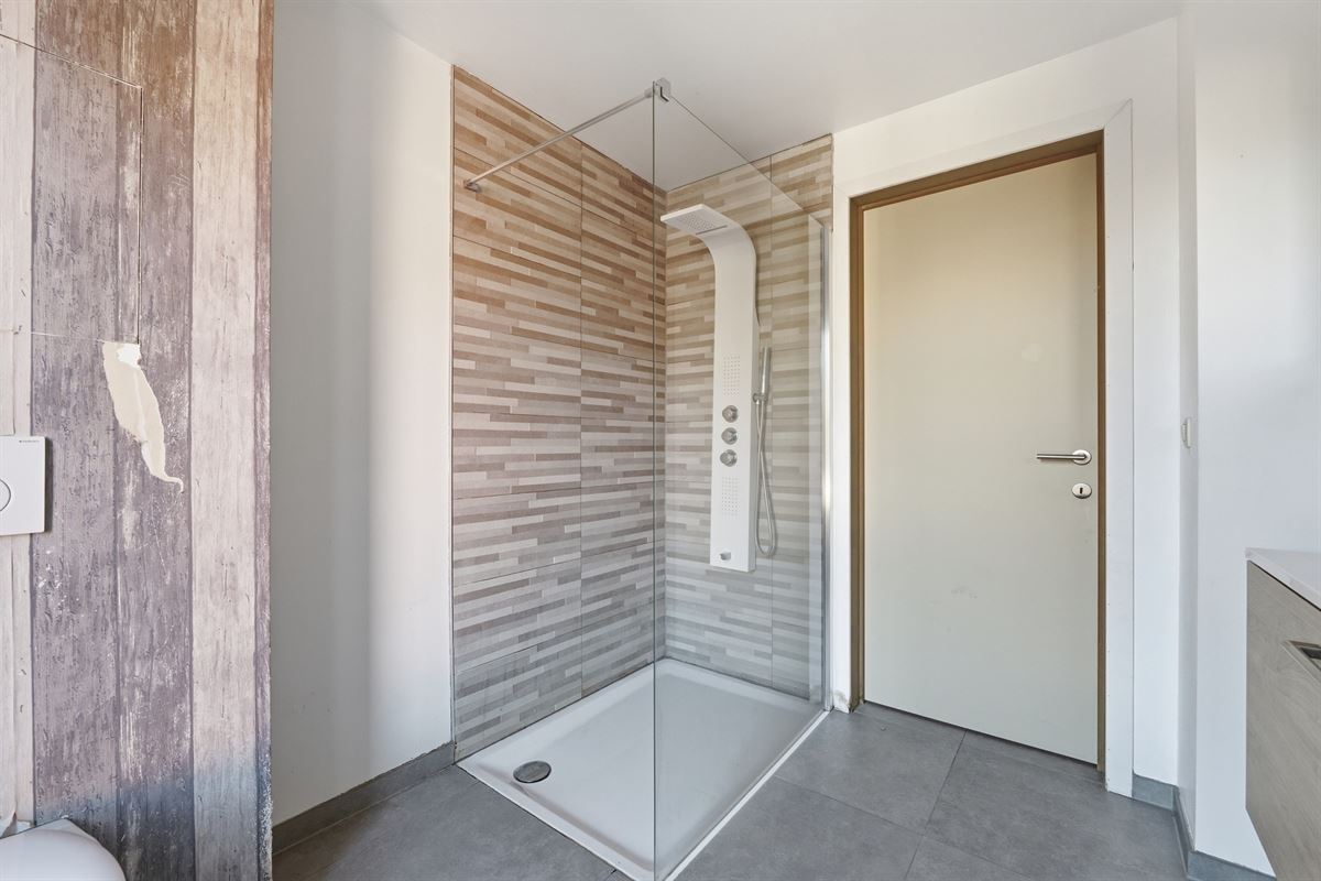 HUURWONING MET 3 SLPKS + PARKING NABIJ HET CENTRUM
