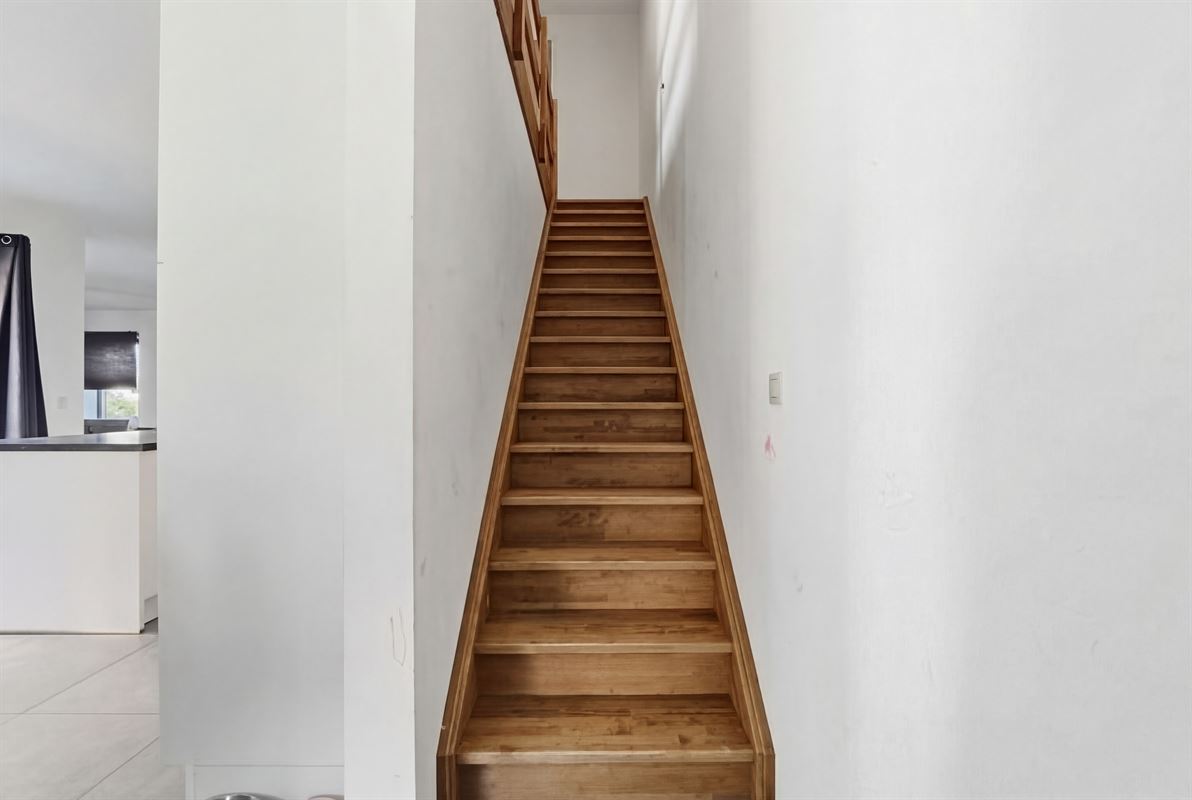 HUURWONING MET 3 SLPKS + PARKING NABIJ HET CENTRUM