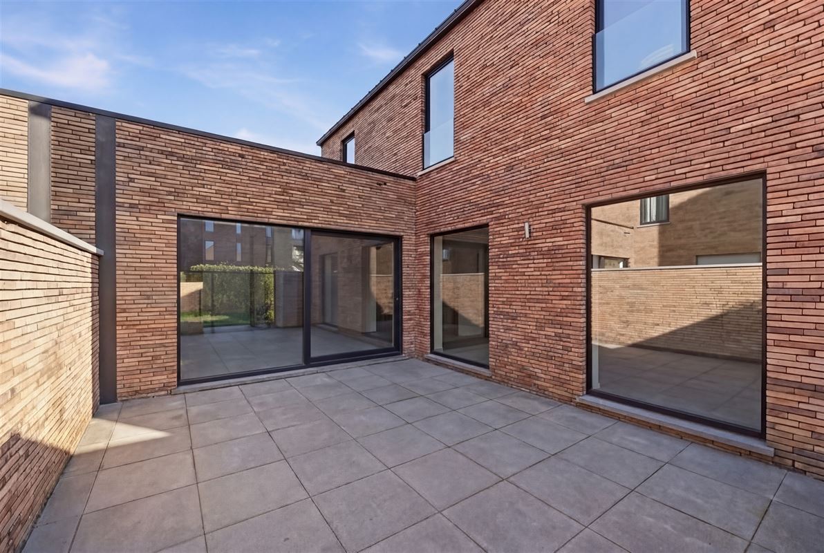 HUURWONING MET 3 SLPKS + PARKING NABIJ HET CENTRUM