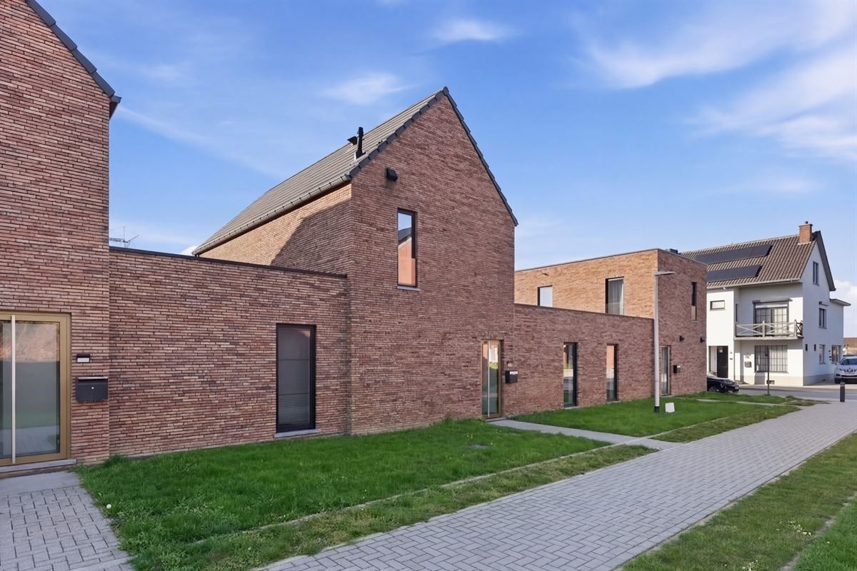 HUURWONING MET 3 SLPKS + PARKING NABIJ HET CENTRUM
