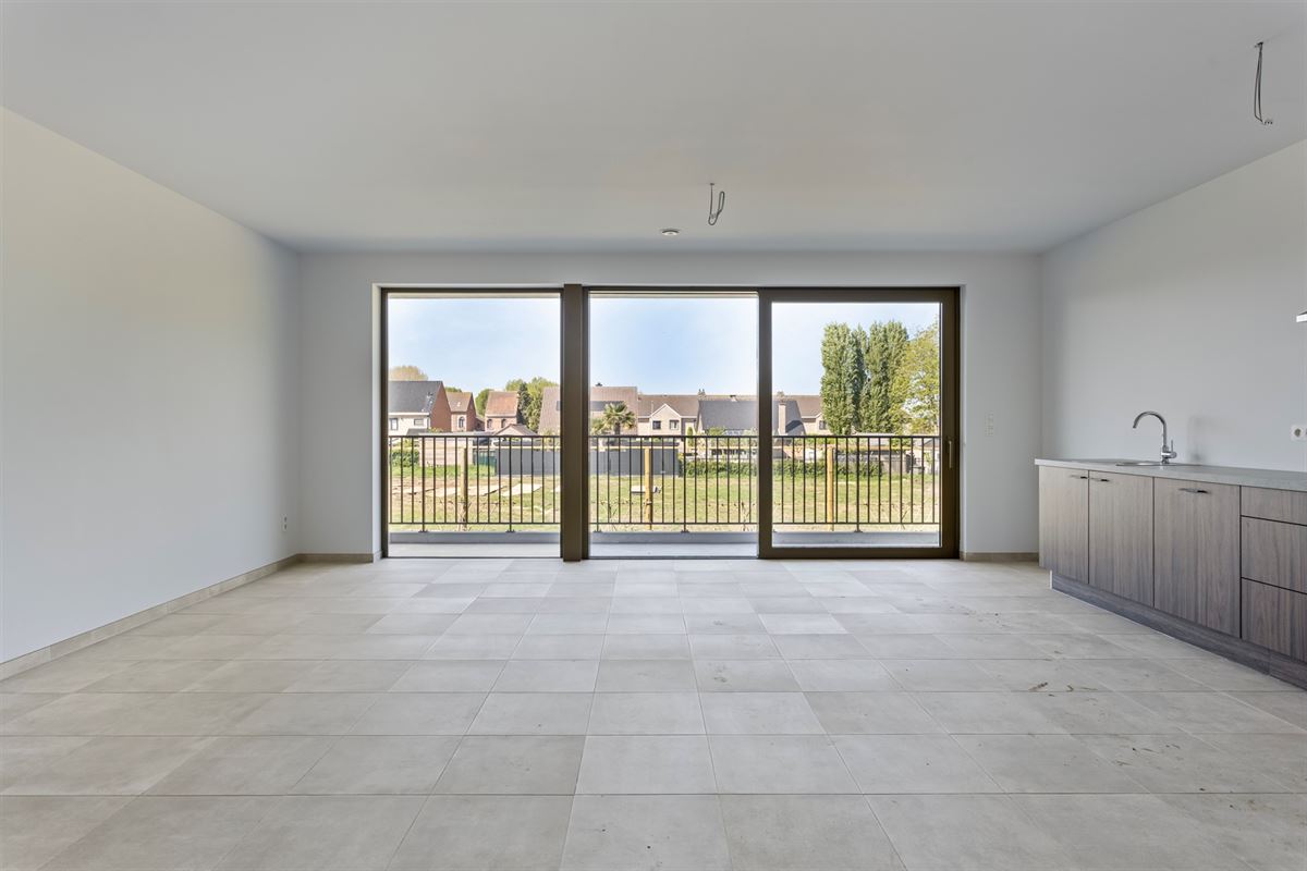 APPARTEMENT MET 2 SLKS, TERRAS & PARKING