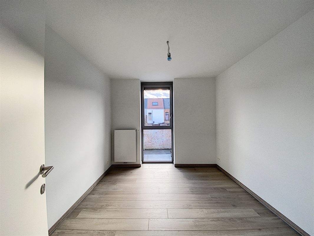 HEDENDAAGS APP MET 3 SLKS, TERRAS & AUTOSTAANPLAATS