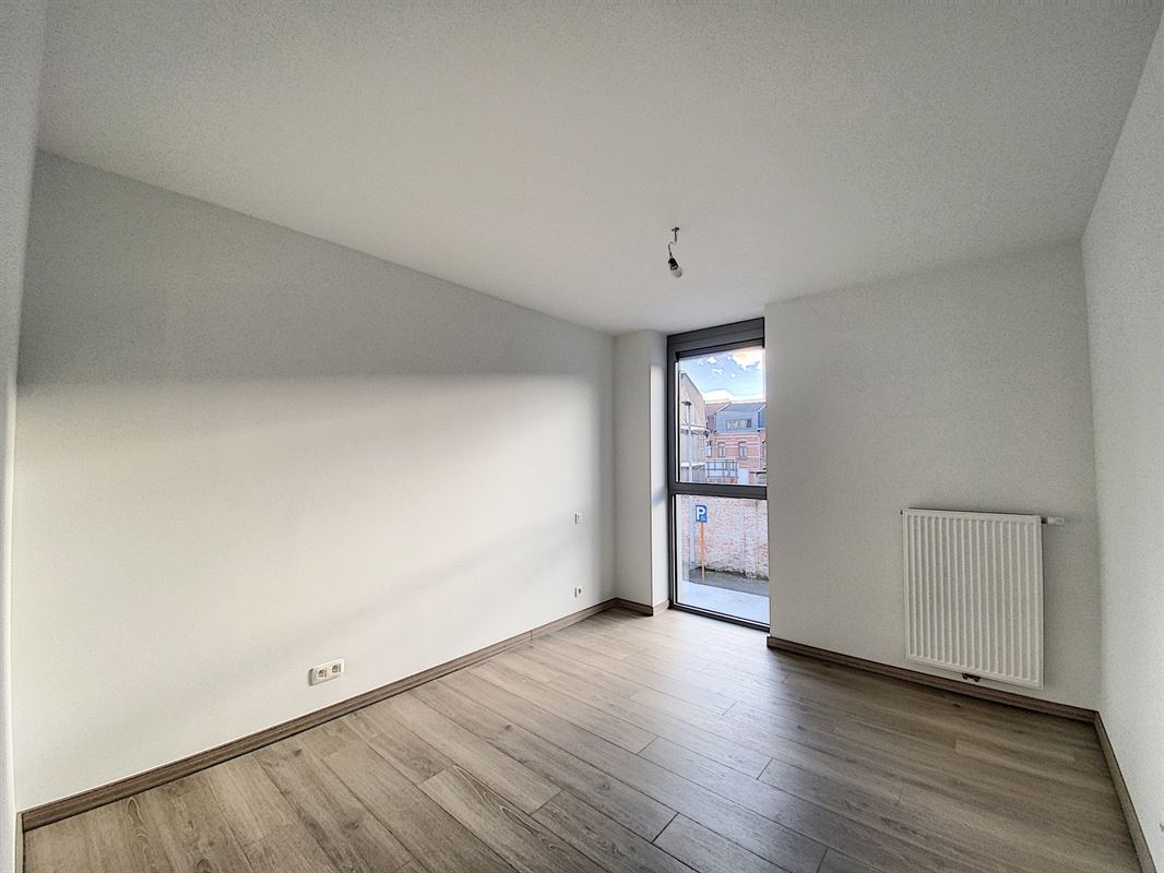 HEDENDAAGS APP MET 3 SLKS, TERRAS & AUTOSTAANPLAATS