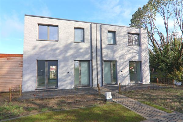 HEDENDAAGSE & ENERGIEZUINIGE HOB MET 3 SLKS