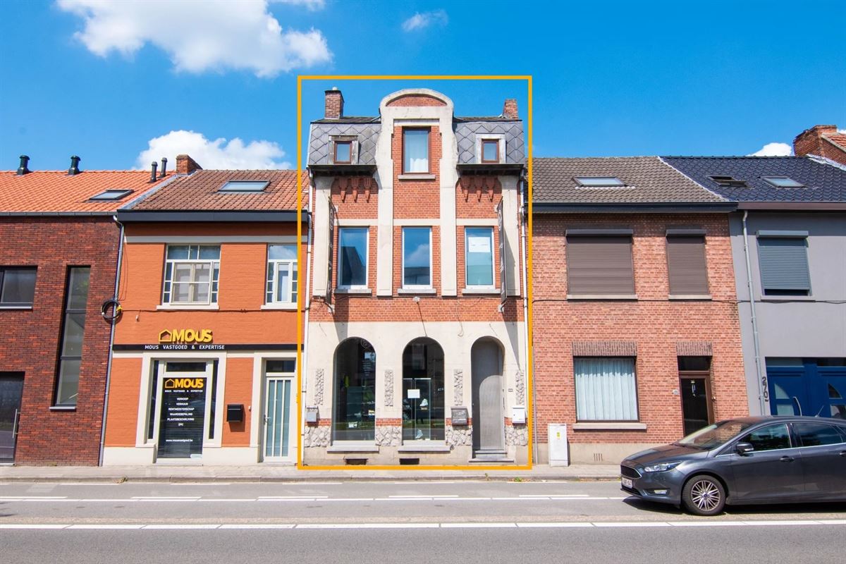 Handelsruimte met appartement op de Kempische Steenweg!