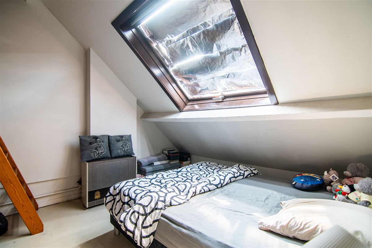 Handelsruimte met appartement op de Kempische Steenweg!